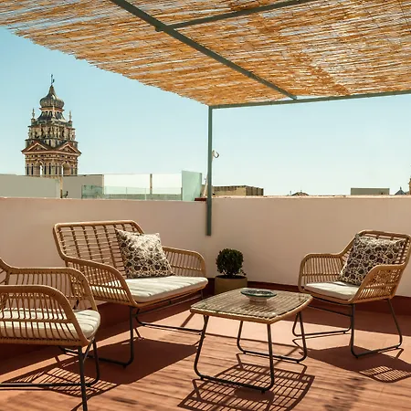 Bypillow Abril 2* セビリア