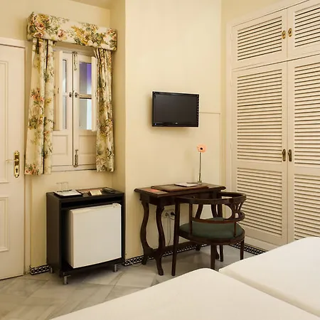 Bypillow Abril فندق إشبيلية