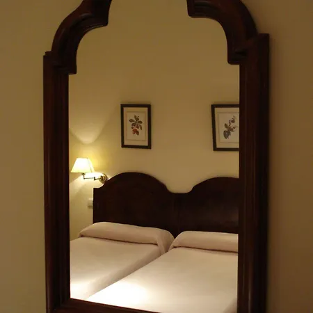 Otel Bypillow Abril Sevilla